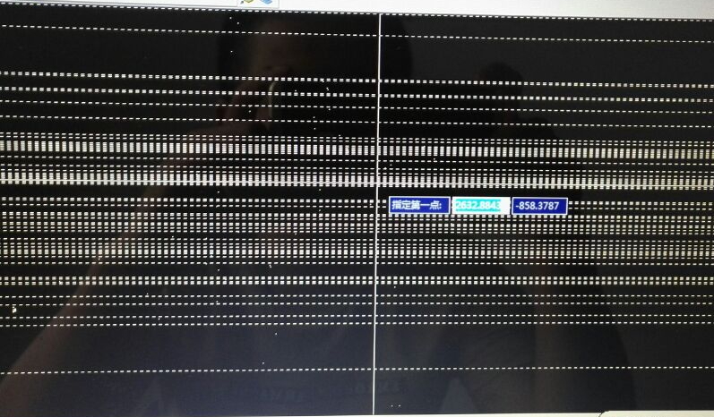 2.jpg CAD移動鼠標出現很多虛線